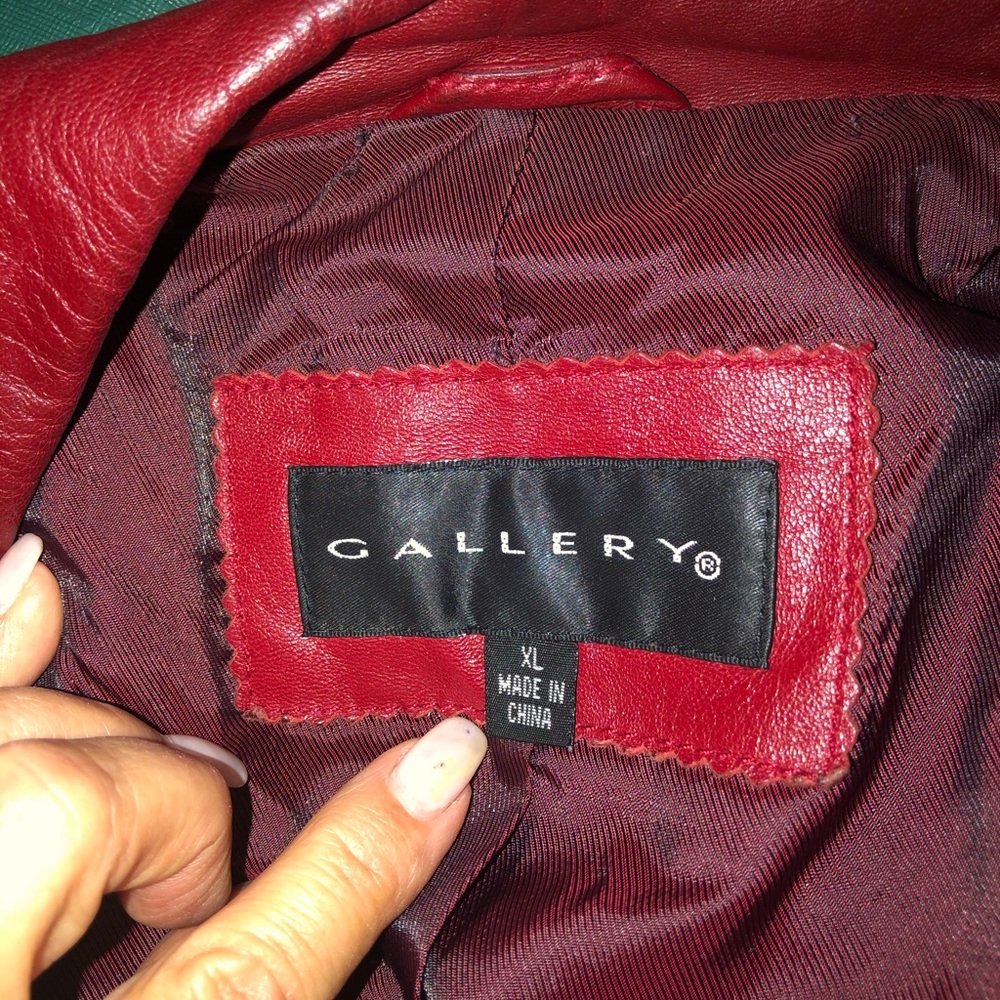 Red leather jacket - Picture 2 of 2